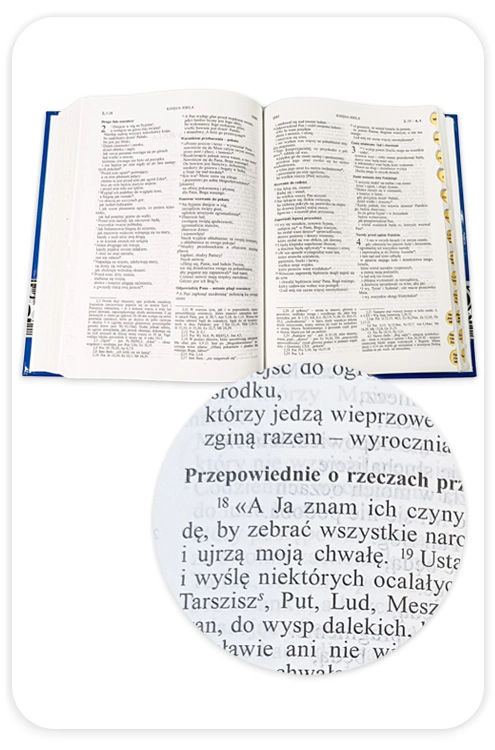 otwarta Biblia z powiększeniem tekstu